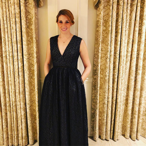 Meet your Posher, Amanda - Picture 2 of 4